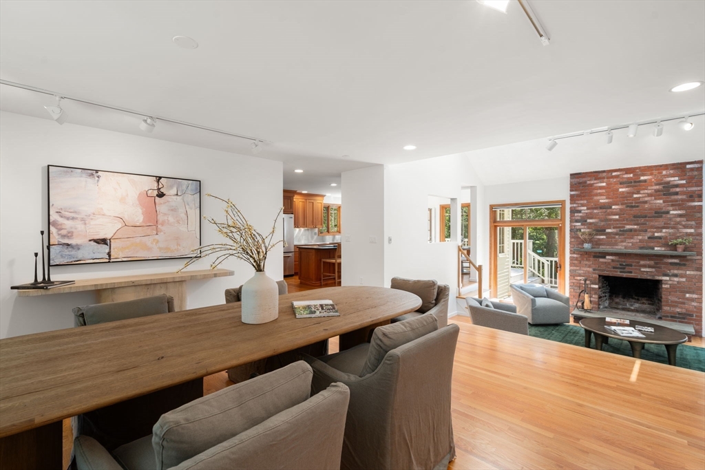 24 Oak Meadow Rd