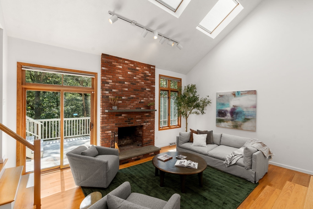 24 Oak Meadow Rd