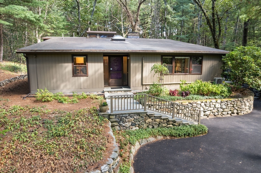 5 Brook Trail Road