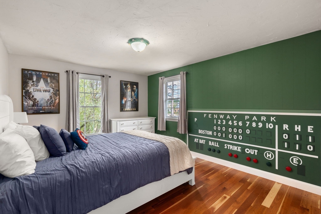 11 E Evergreen Rd