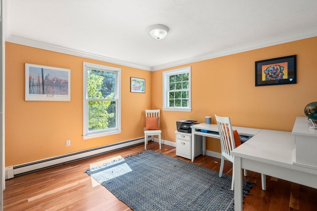11 E Evergreen Rd
