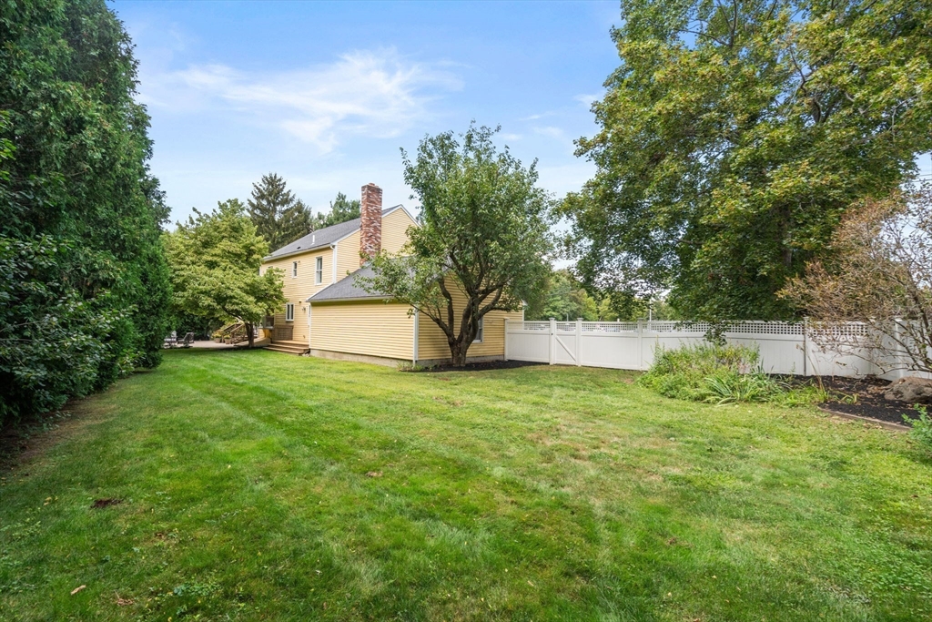 11 E Evergreen Rd