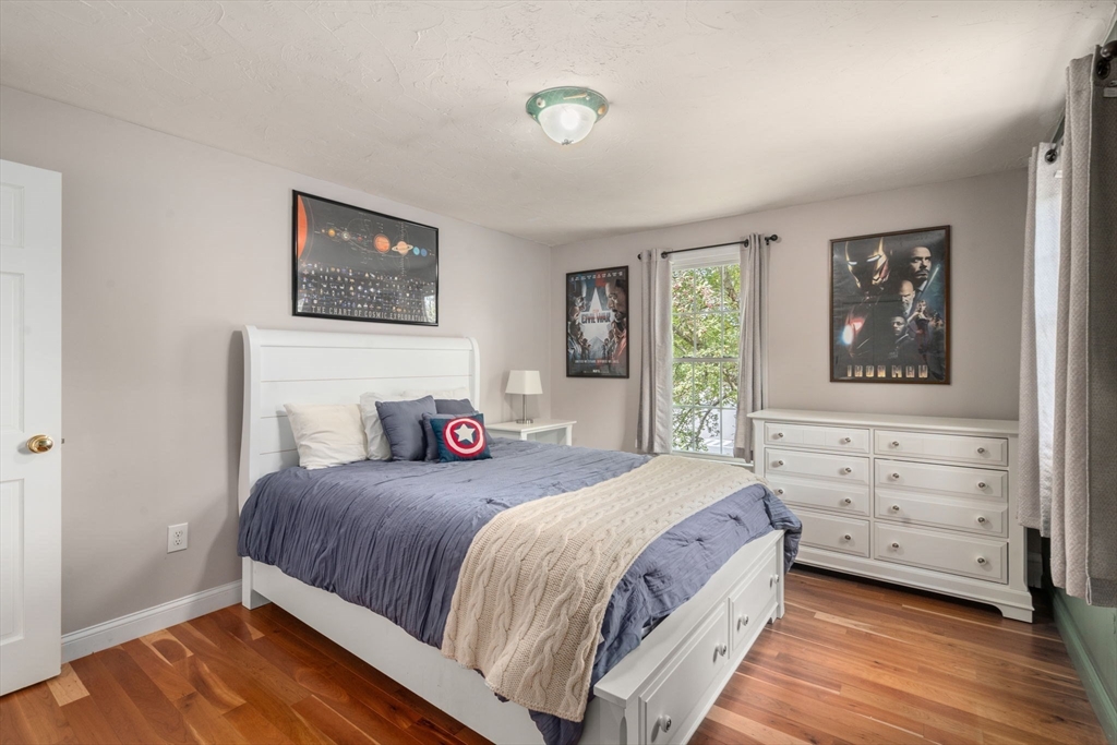 11 E Evergreen Rd
