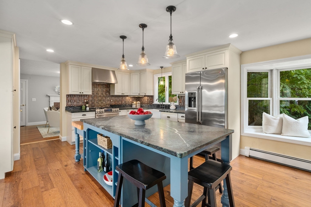 11 E Evergreen Rd