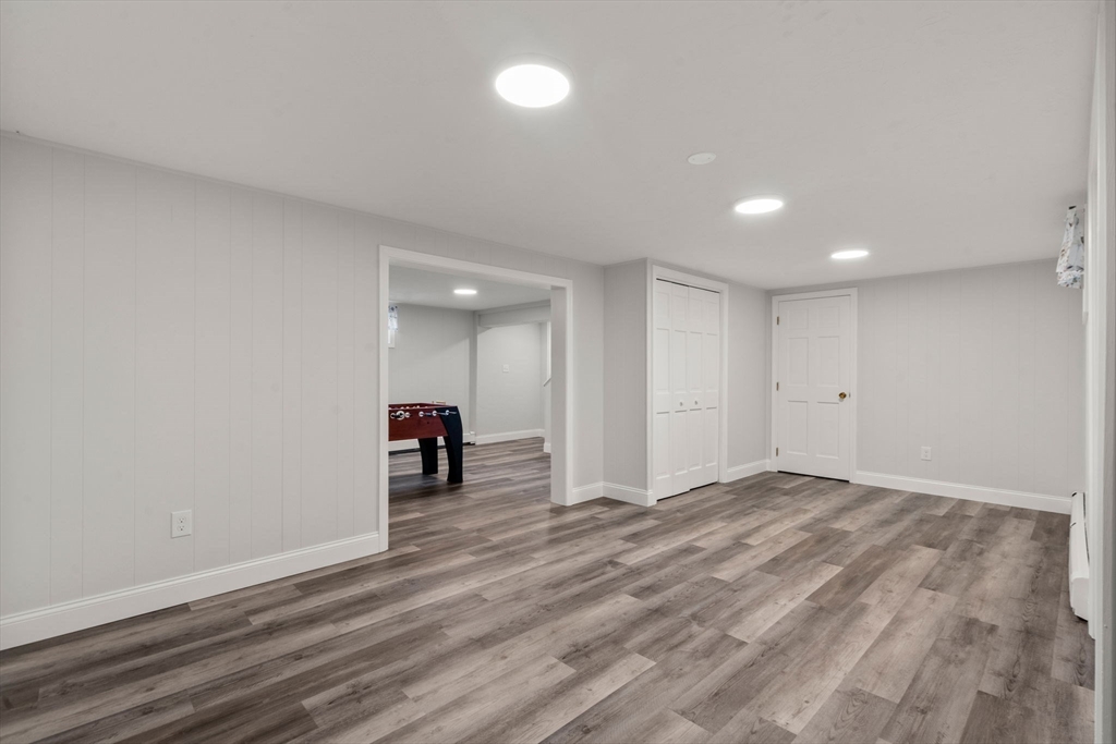 11 E Evergreen Rd