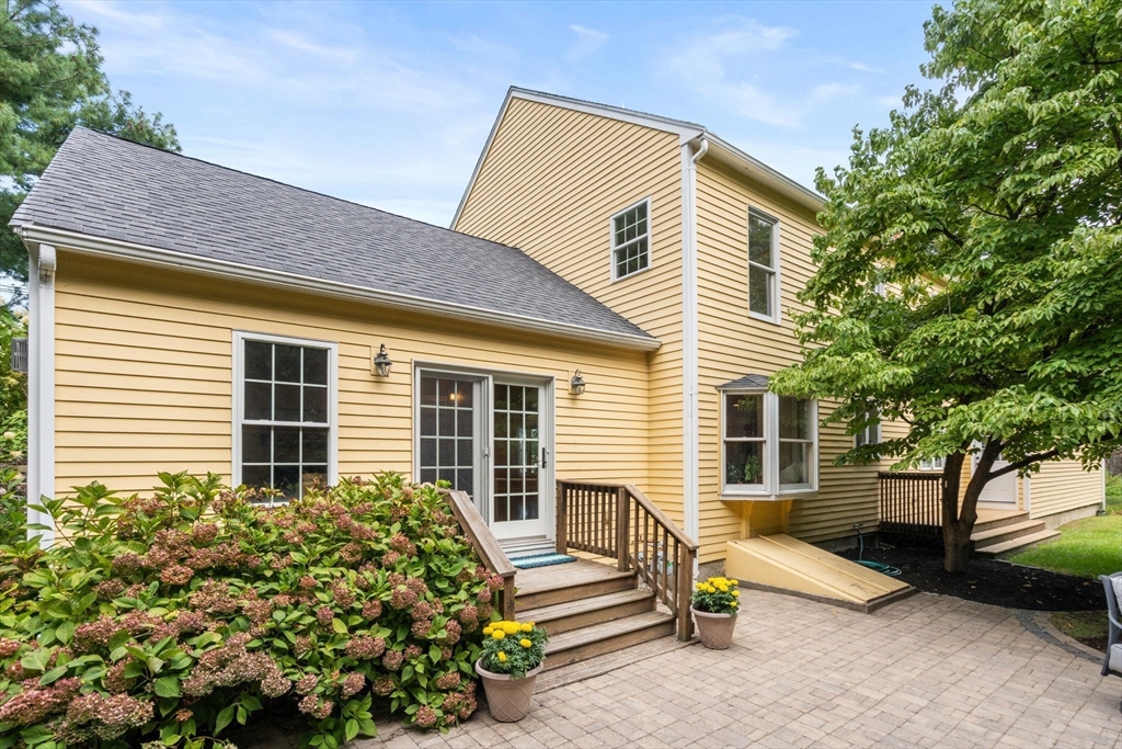 11 E Evergreen Rd
