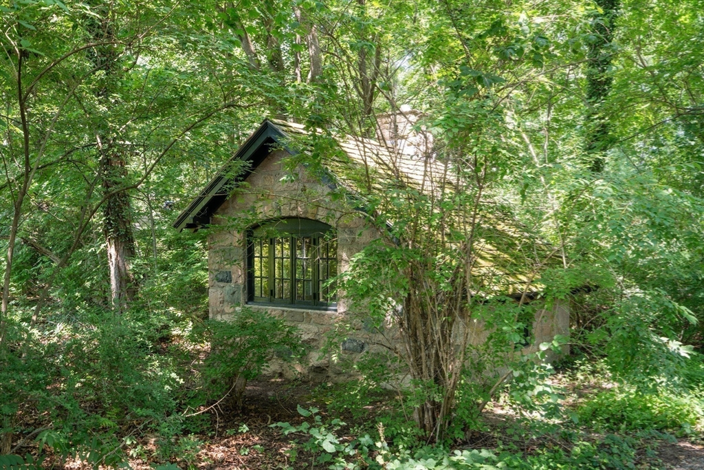 135 Orchard Ave