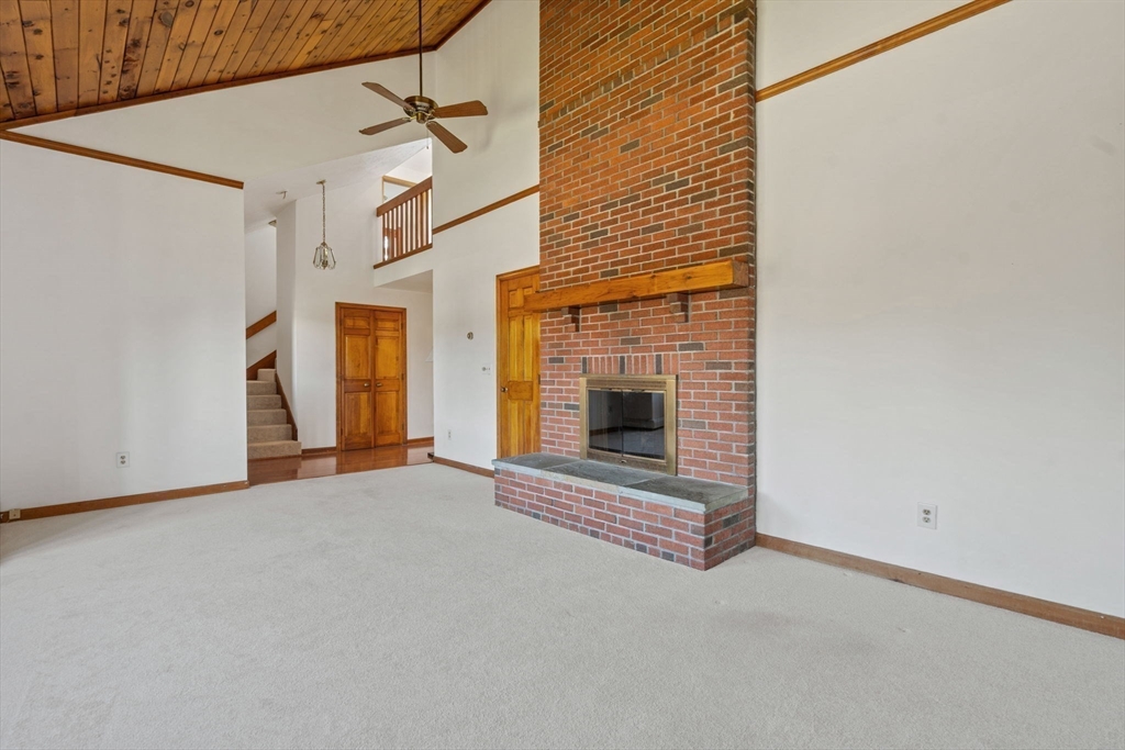5 Fairway Dr