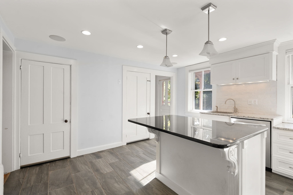 324 Union St # 1