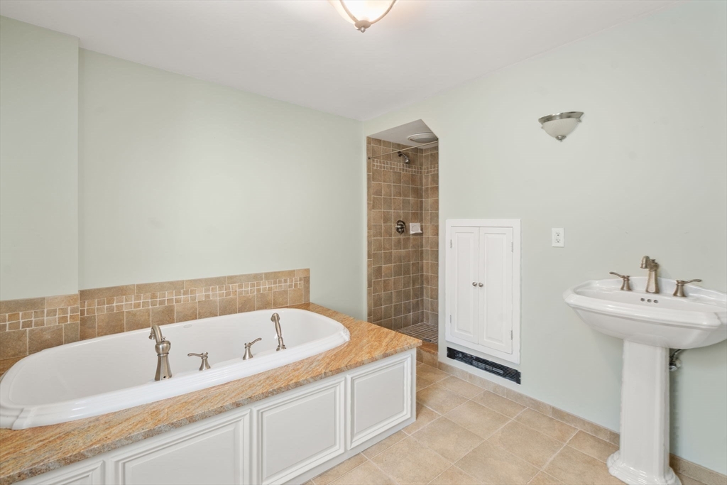 324 Union St # 1