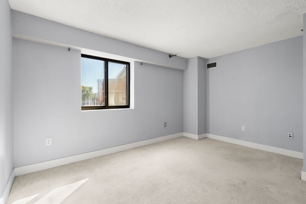 15 N Beacon St # 410
