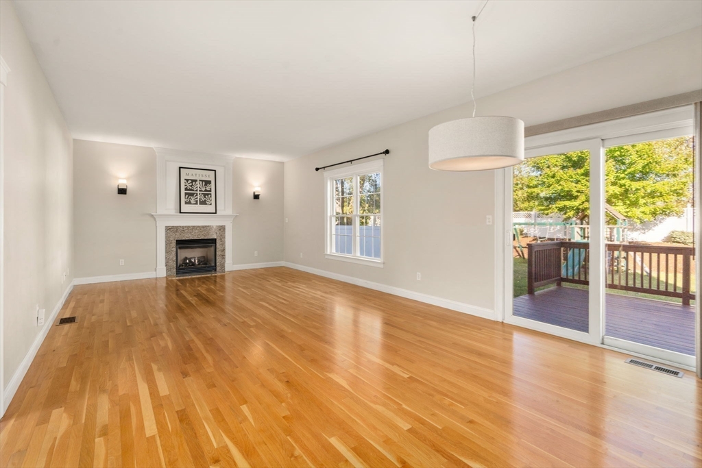 25 Derby St