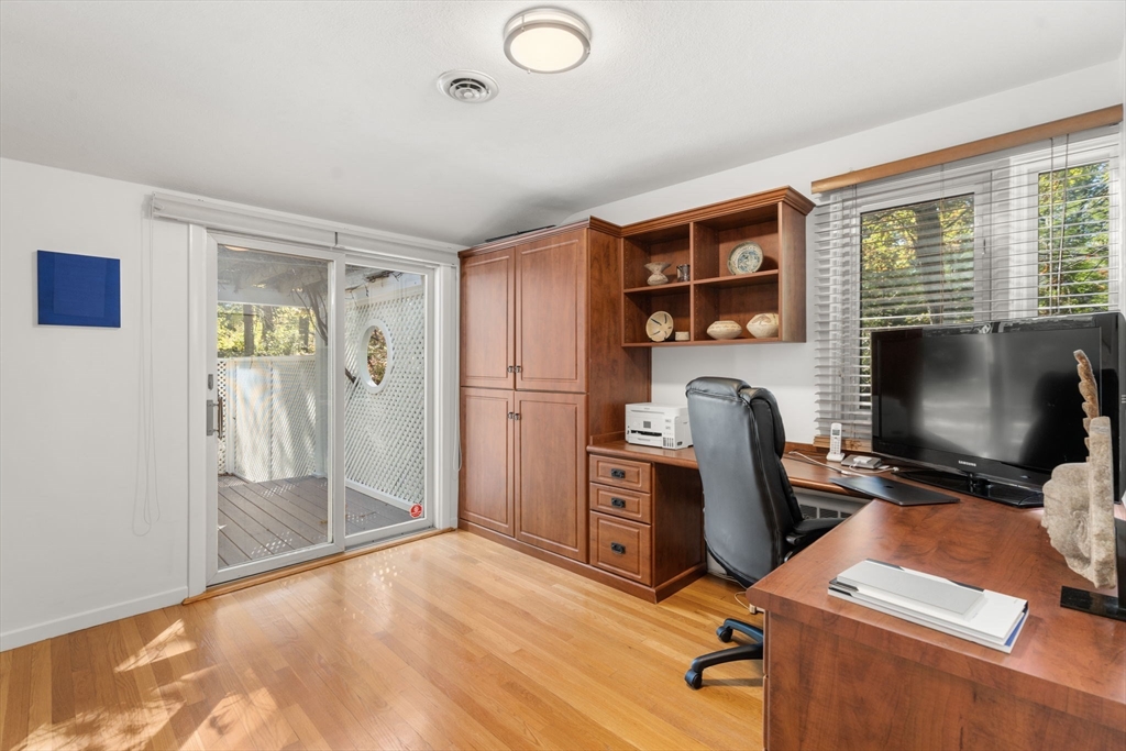 60 Rolling Ln, Weston