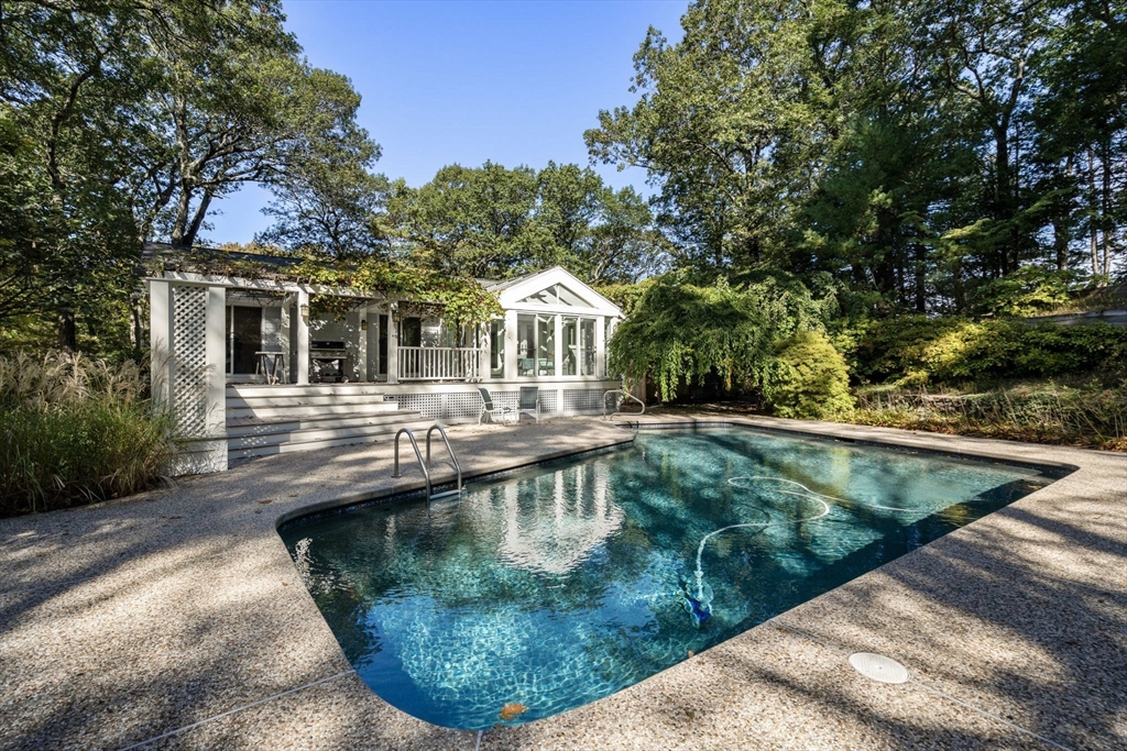 60 Rolling Ln, Weston