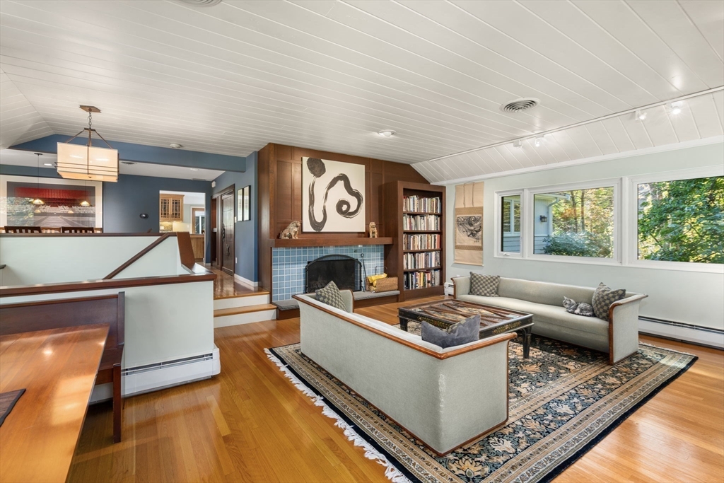 60 Rolling Ln, Weston