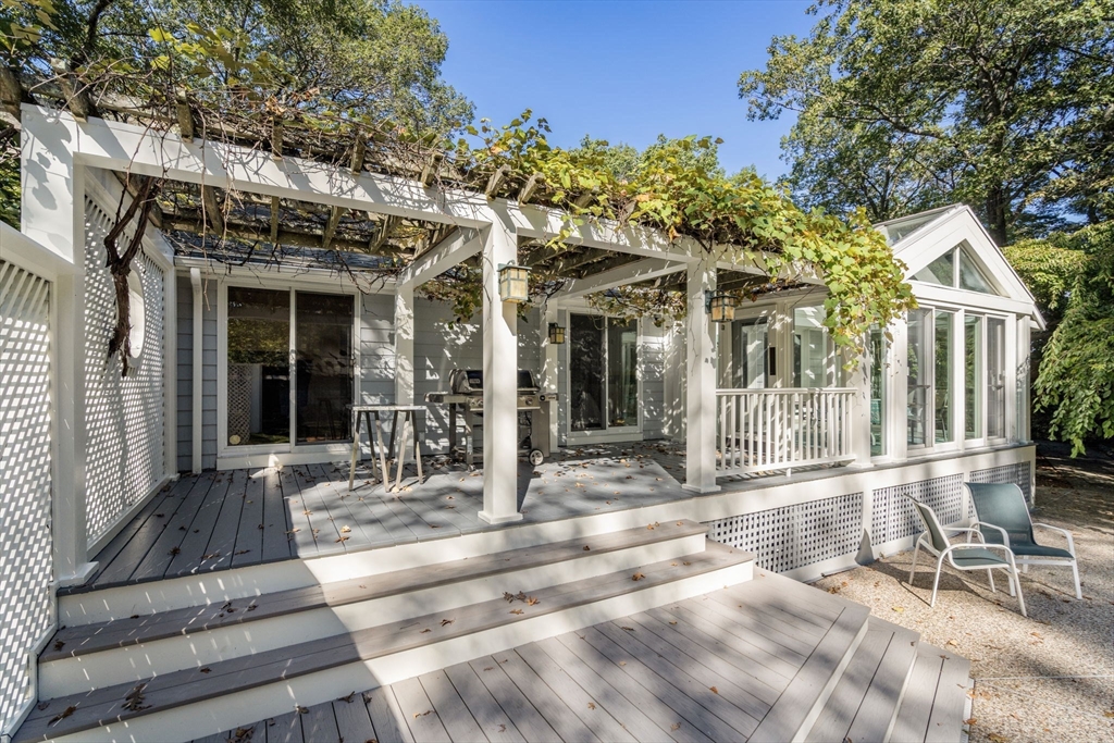 60 Rolling Ln, Weston