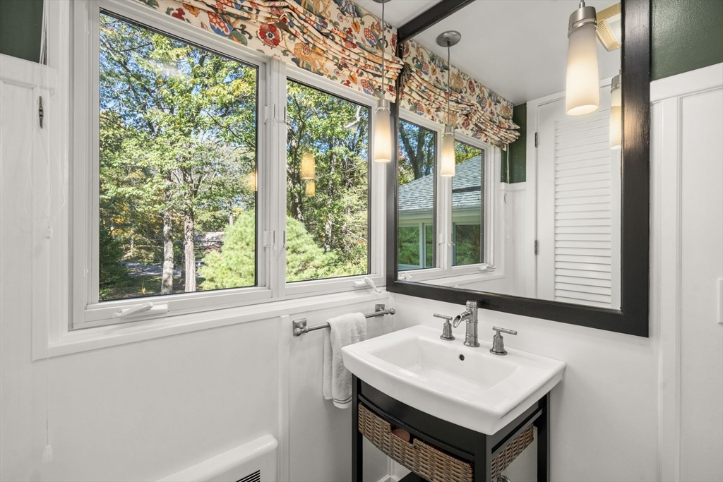 60 Rolling Ln, Weston