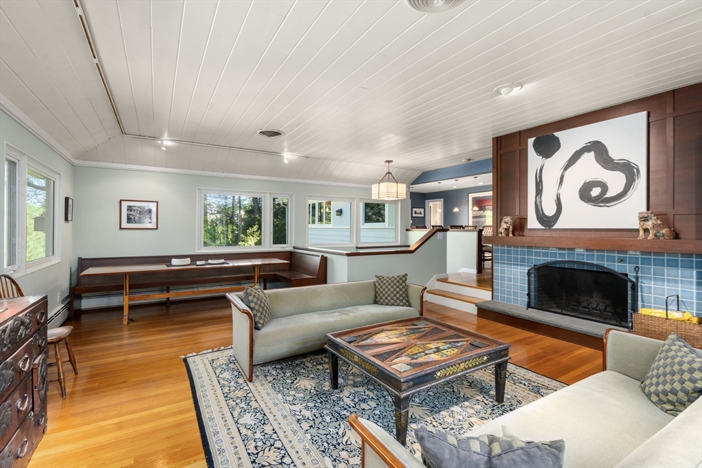 60 Rolling Ln, Weston