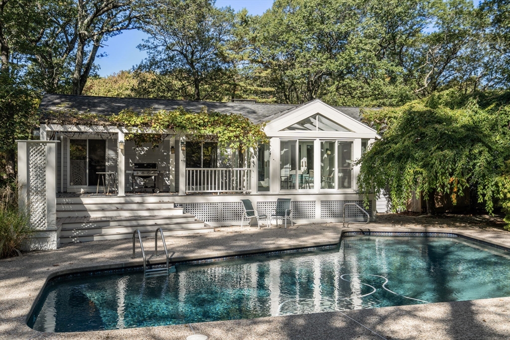 60 Rolling Ln, Weston