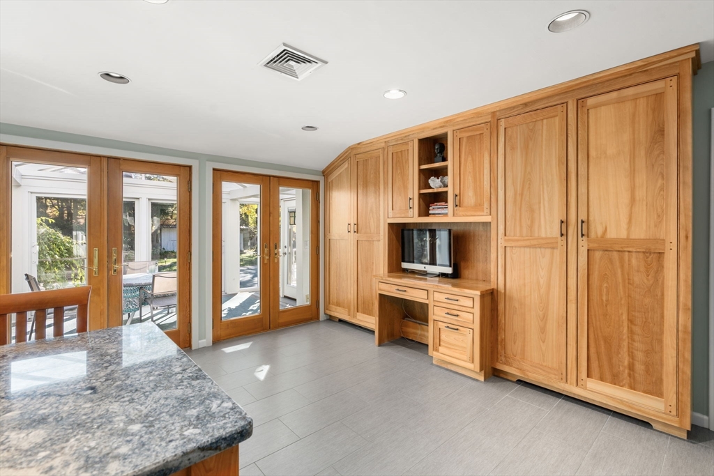 60 Rolling Ln, Weston