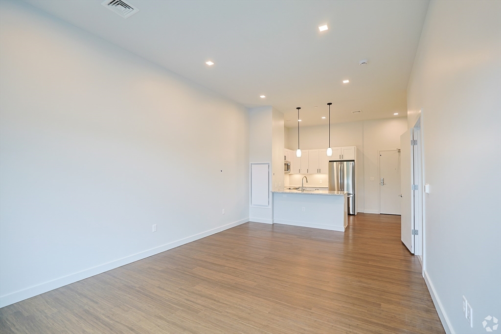 45 E Central St # 303, Natick Unit: 303