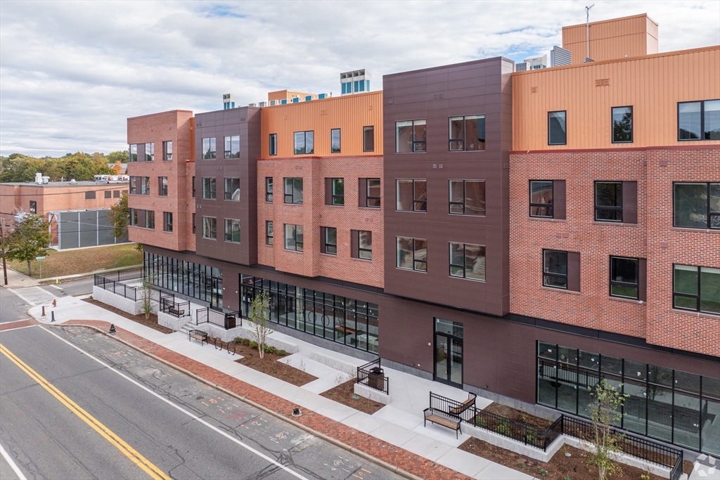 45 E Central St # 303, Natick Unit: 303