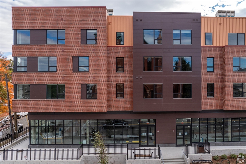 45 E Central St # 303, Natick Unit: 303