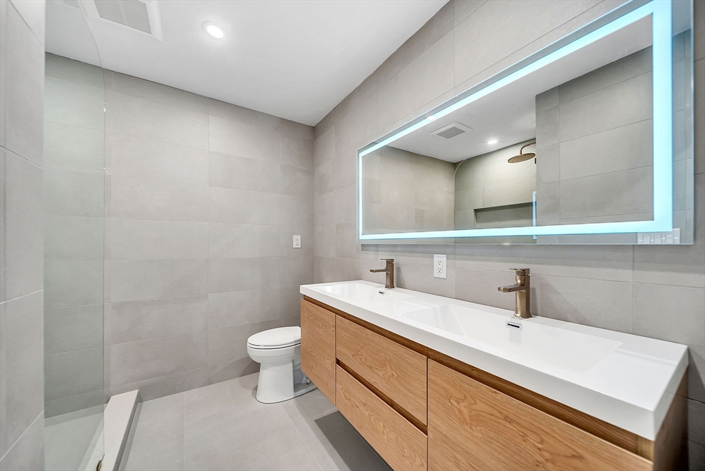 935 Washington St # 8