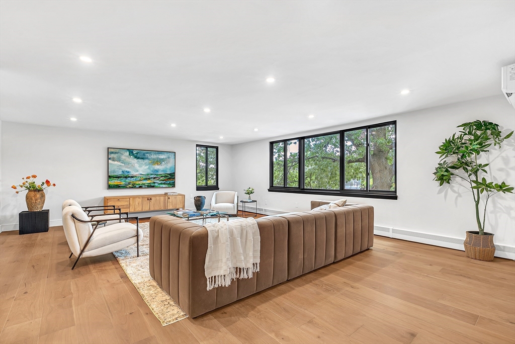 935 Washington St # 8