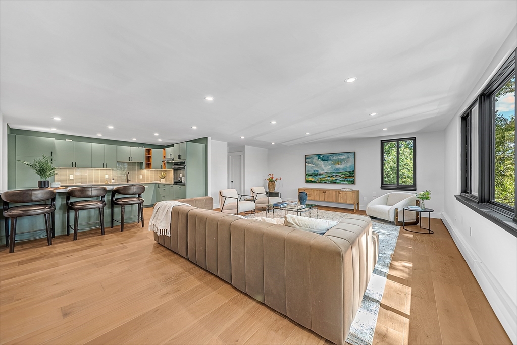 935 Washington St # 8