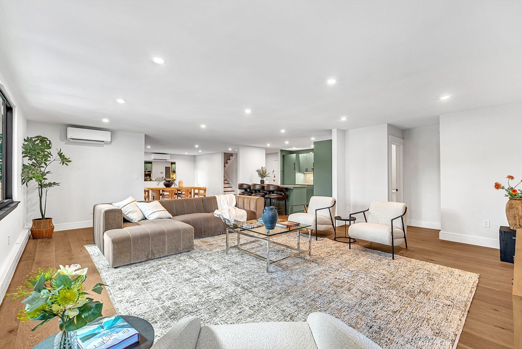 935 Washington St # 8