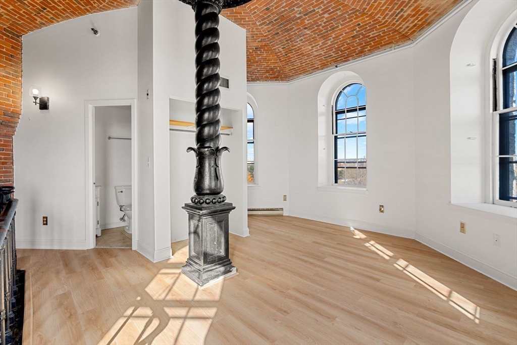 201 Thorndike # 312 Unit: 2-312