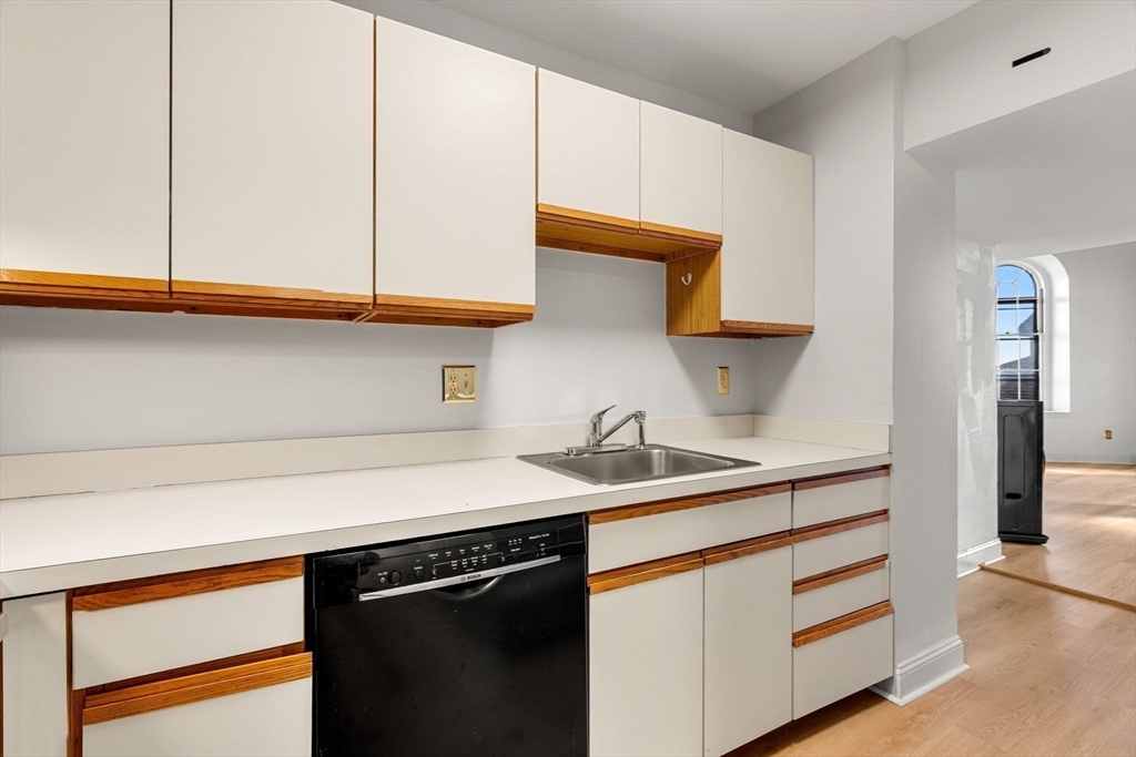 201 Thorndike # 312 Unit: 2-312