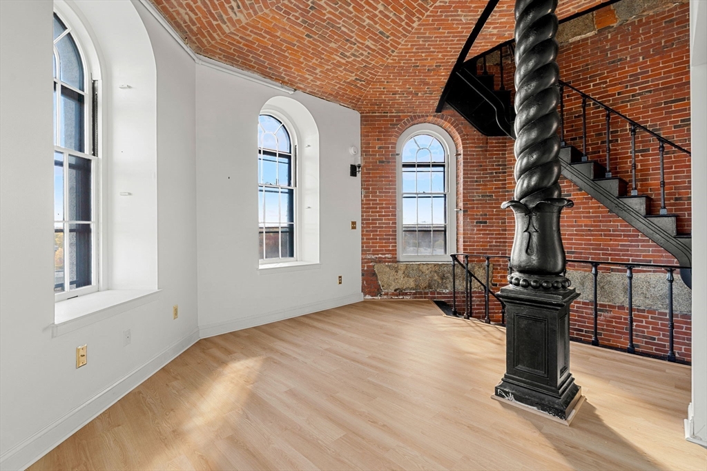 201 Thorndike # 312 Unit: 2-312