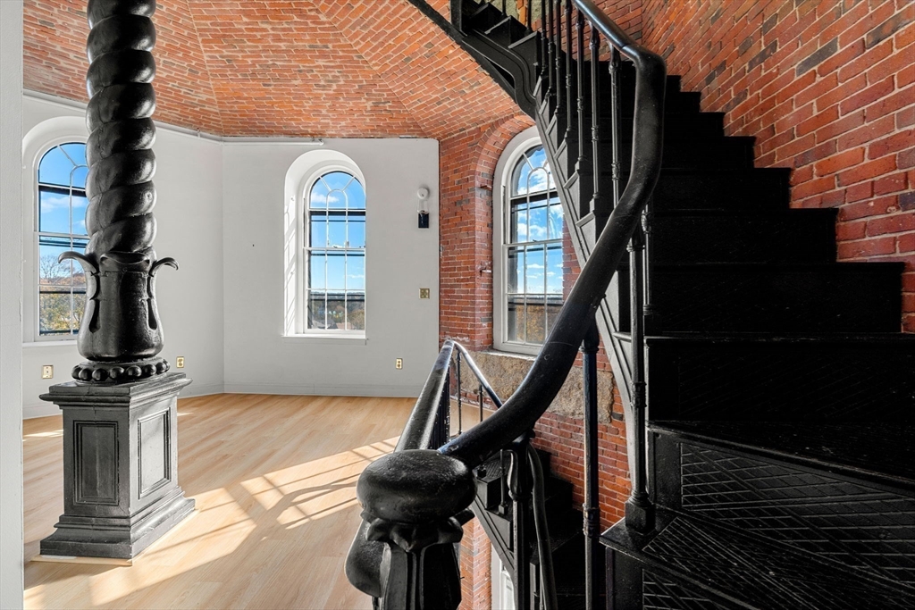 201 Thorndike # 312 Unit: 2-312