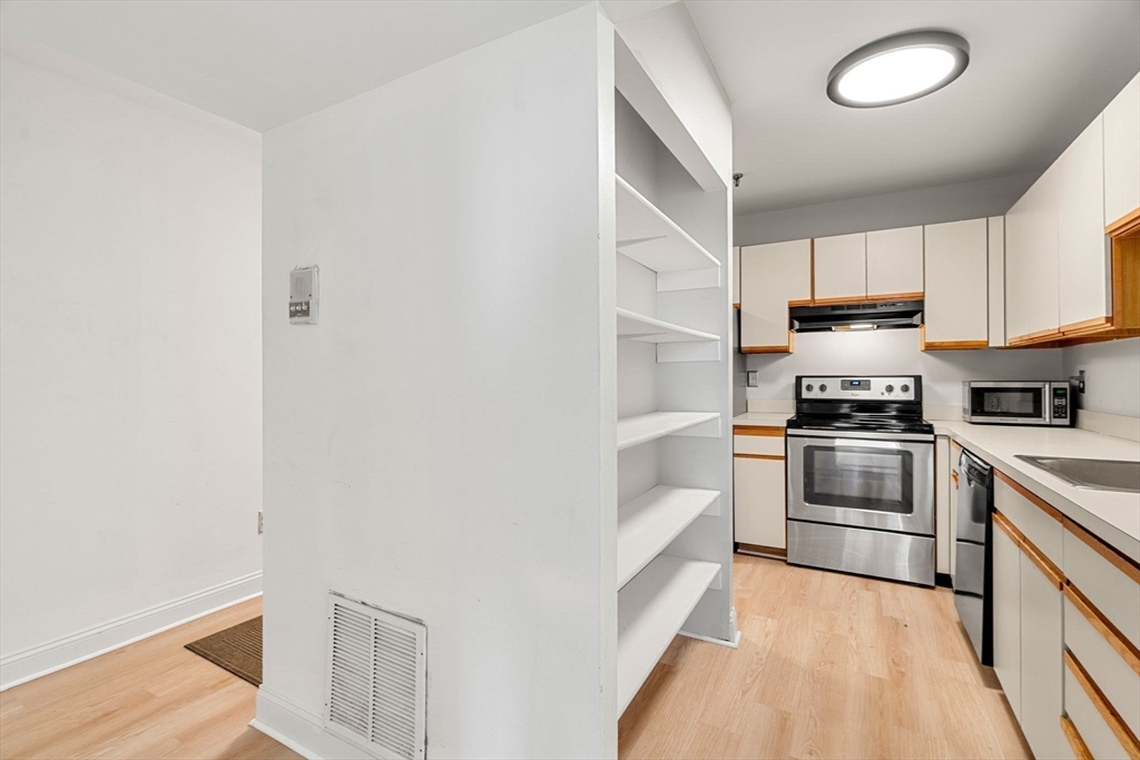 201 Thorndike # 312 Unit: 2-312