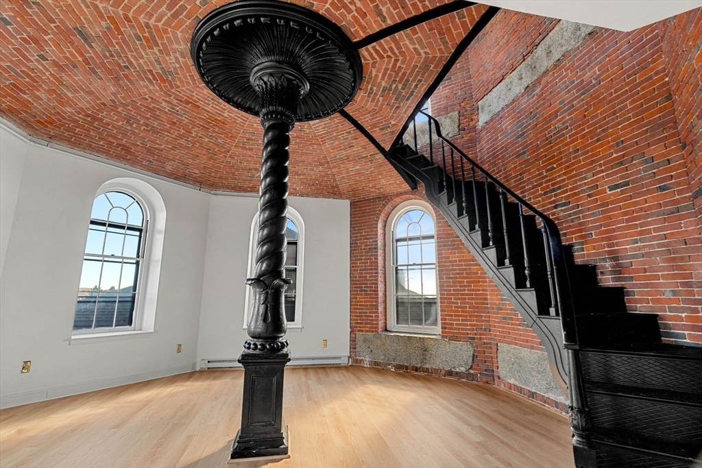 201 Thorndike # 312 Unit: 2-312