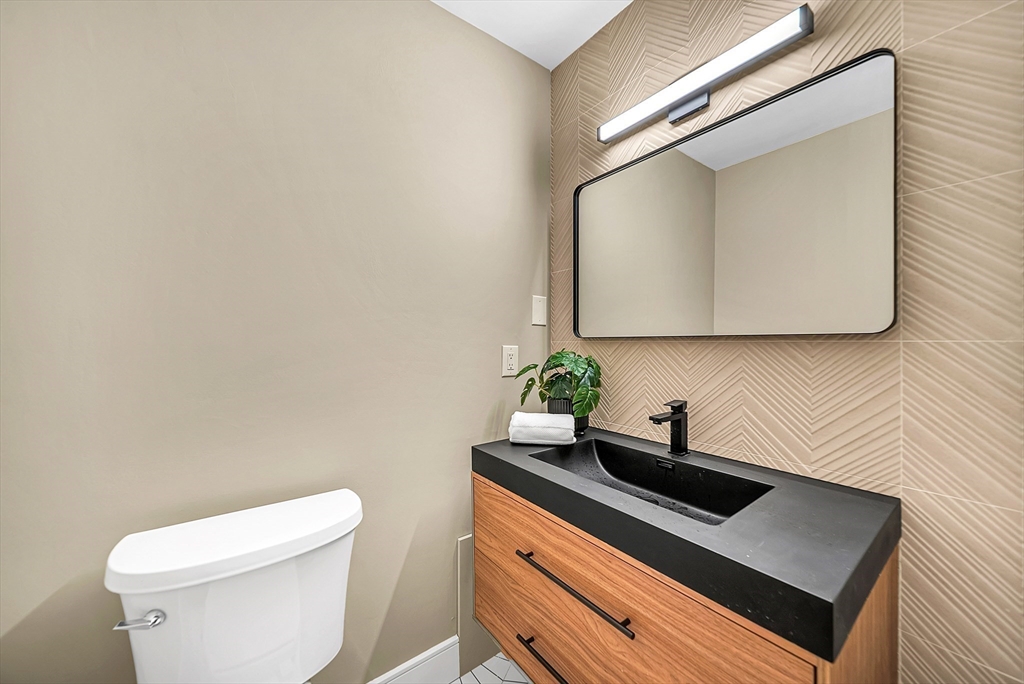 935 Washington St # 8