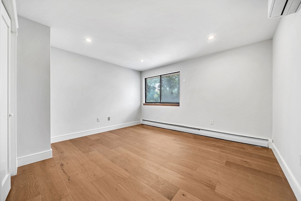 935 Washington St # 8