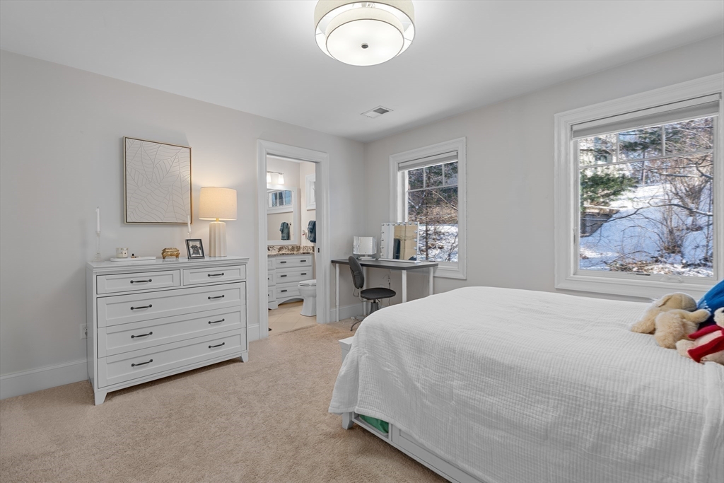 22 Pine Ridge Rd