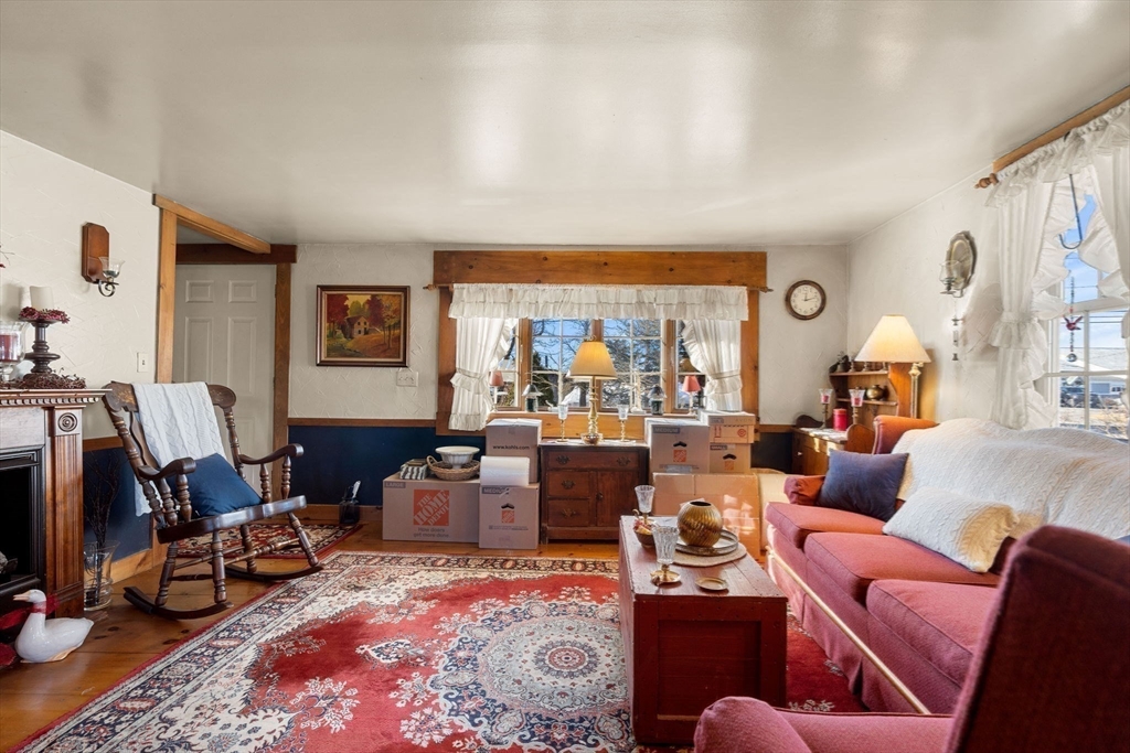 123 Jeffreys Neck Rd