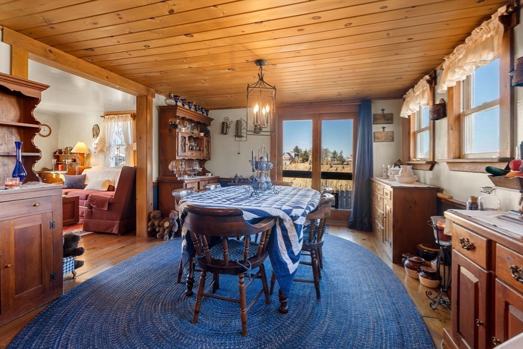 123 Jeffreys Neck Rd