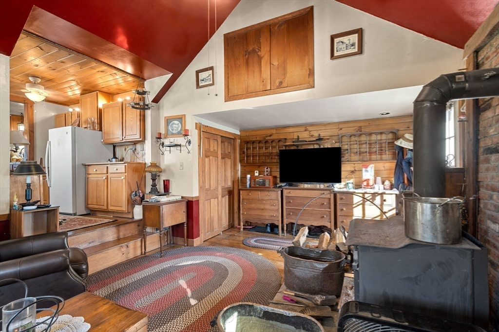 123 Jeffreys Neck Rd