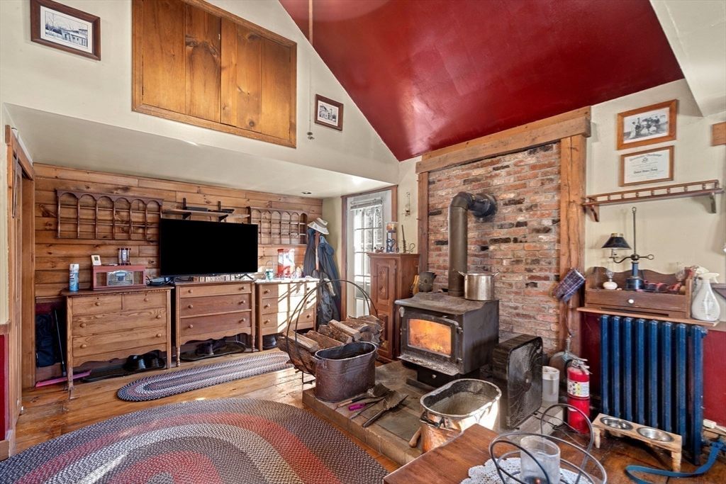 123 Jeffreys Neck Rd