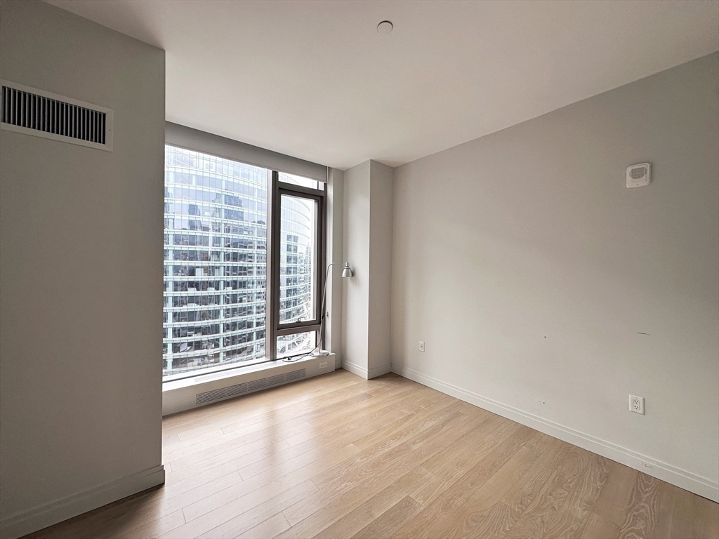 135 Seaport Boulevard # 1705