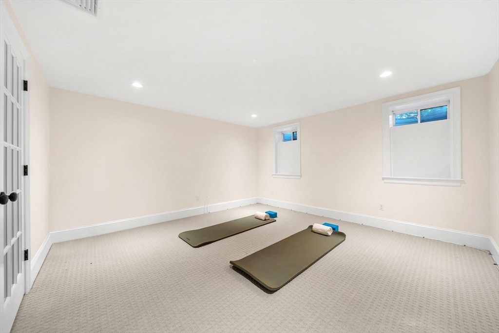 27 Garrison Rd