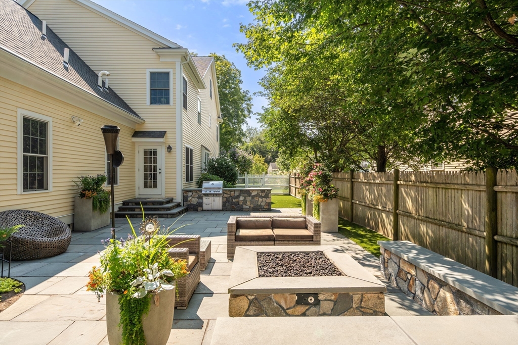 27 Garrison Rd
