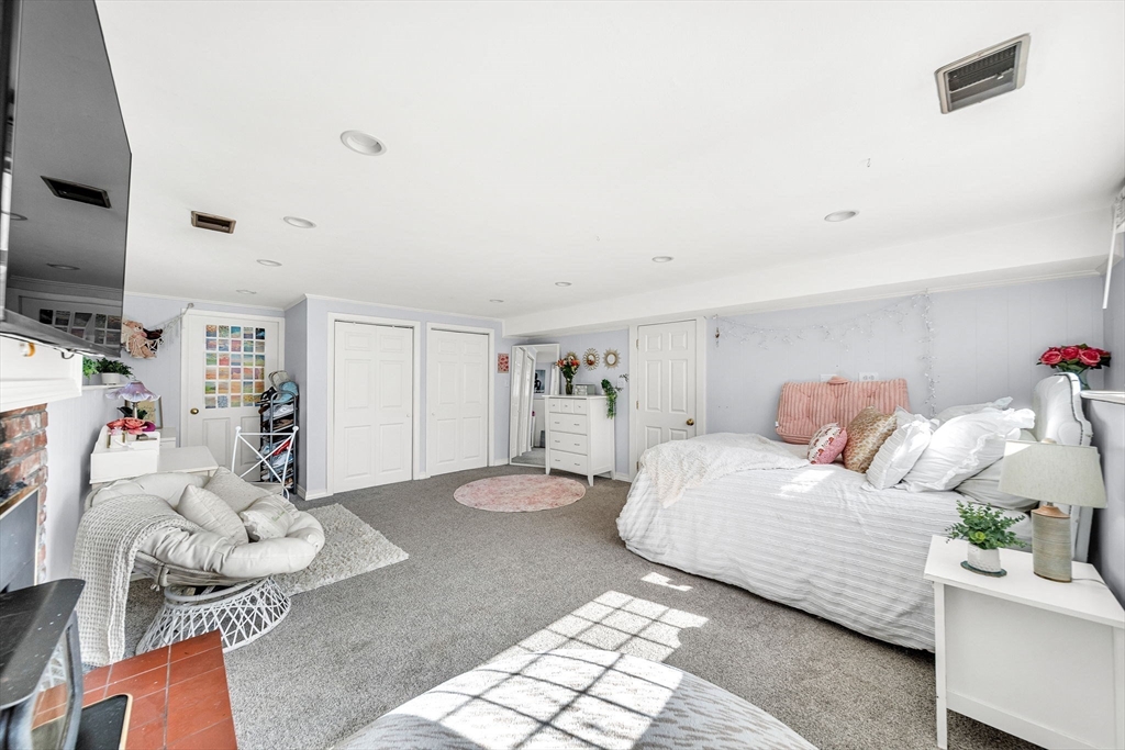 154 Holly Lane
