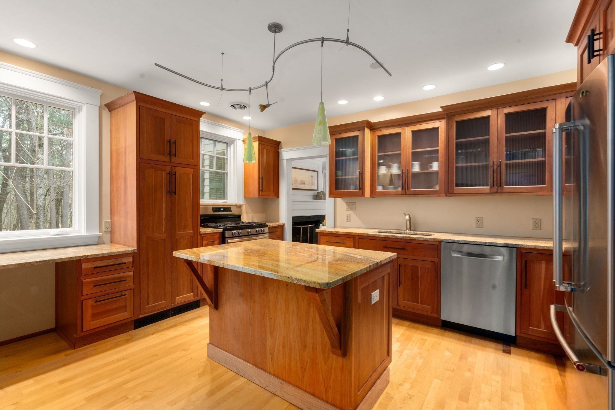 55 Glezen Ln