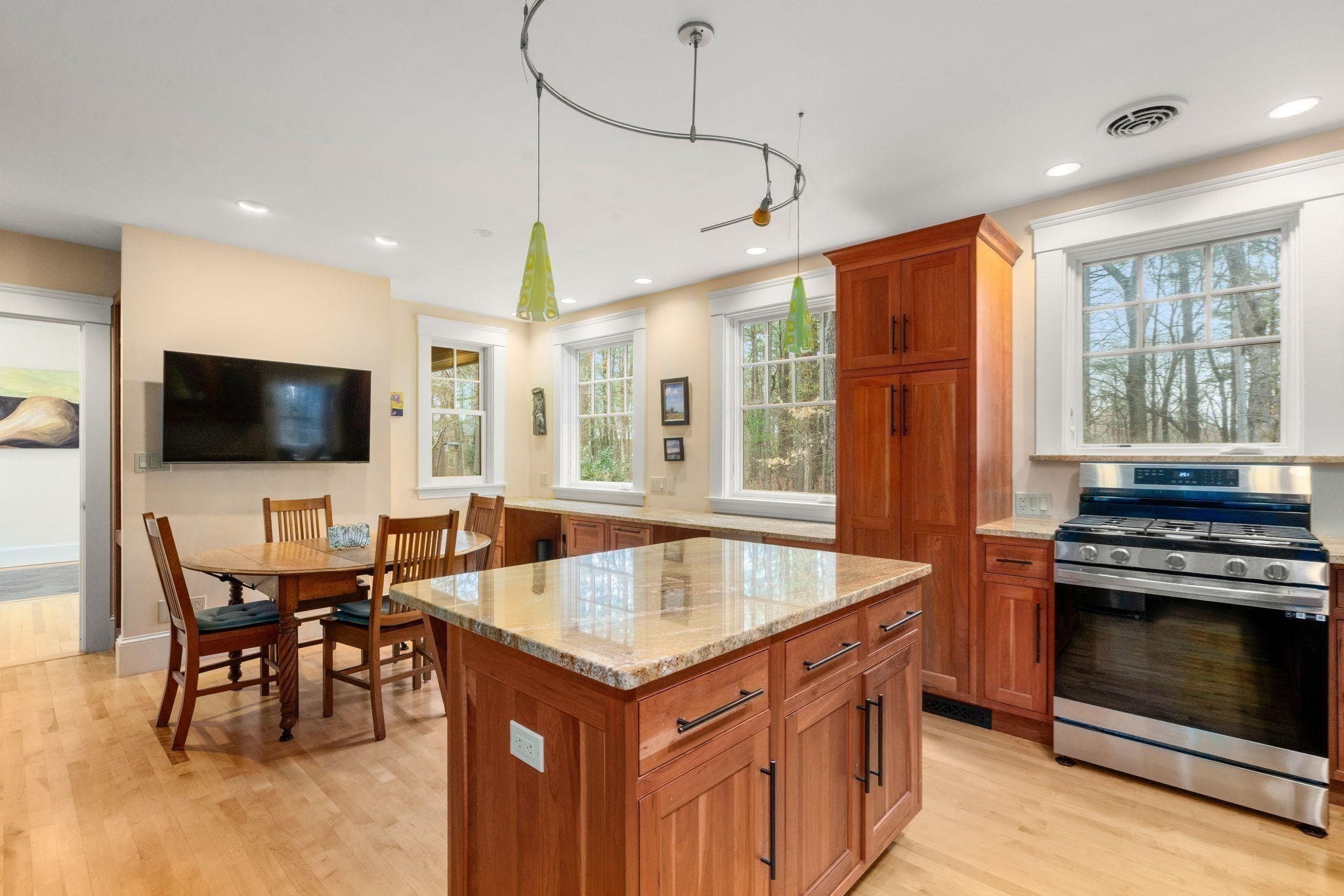 55 Glezen Ln